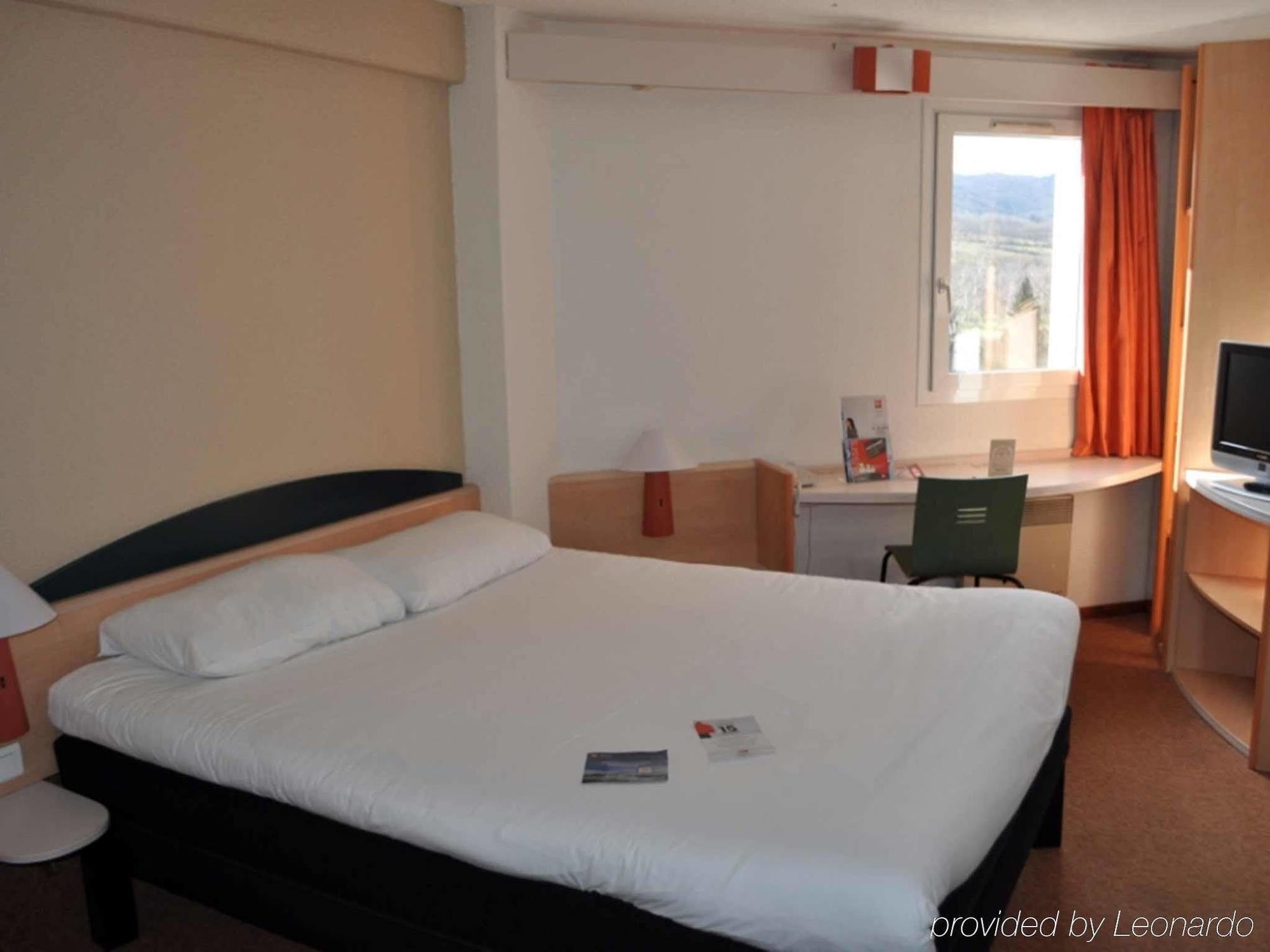 ไอบิส โอเติง Hotel Autun ภายนอก รูปภาพ