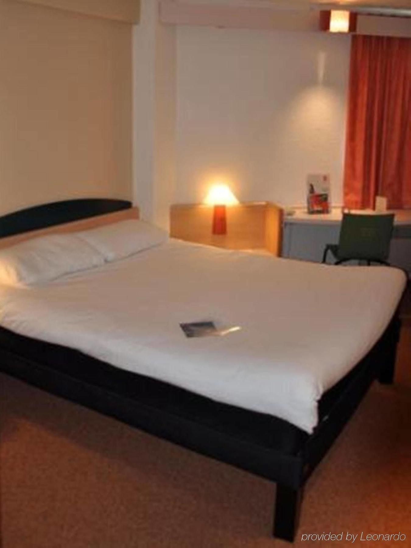 ไอบิส โอเติง Hotel Autun ภายนอก รูปภาพ
